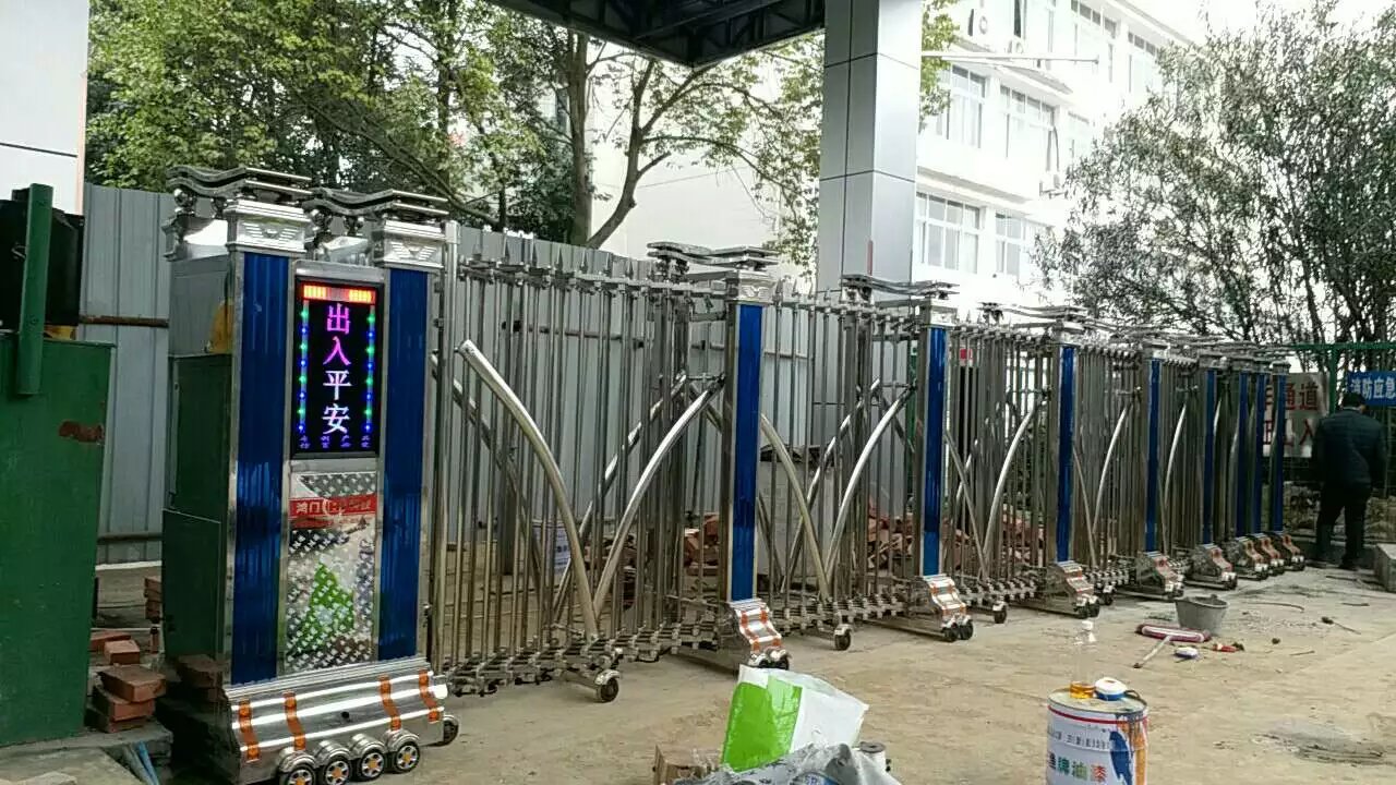 抚顺抚顺四川绵阳市飞机场伸缩门